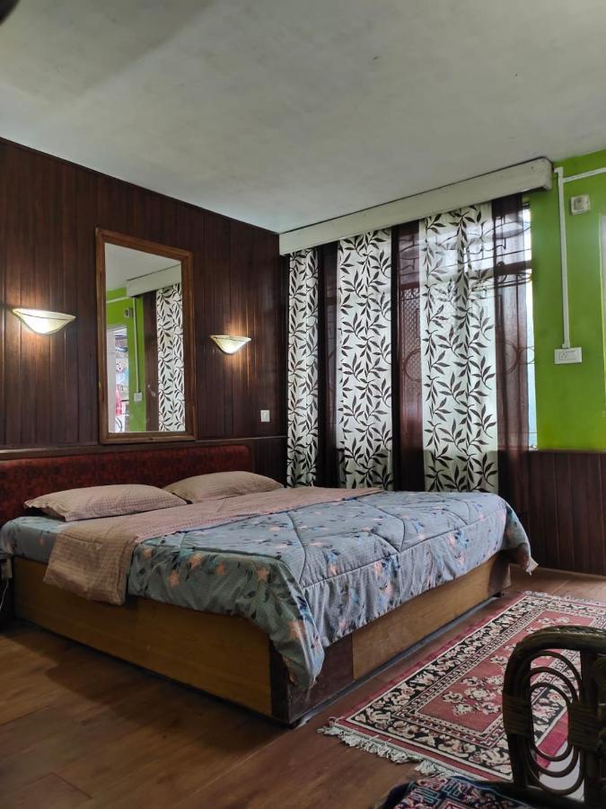 Azalea Holidays On Mall Darjeeling  Extérieur photo